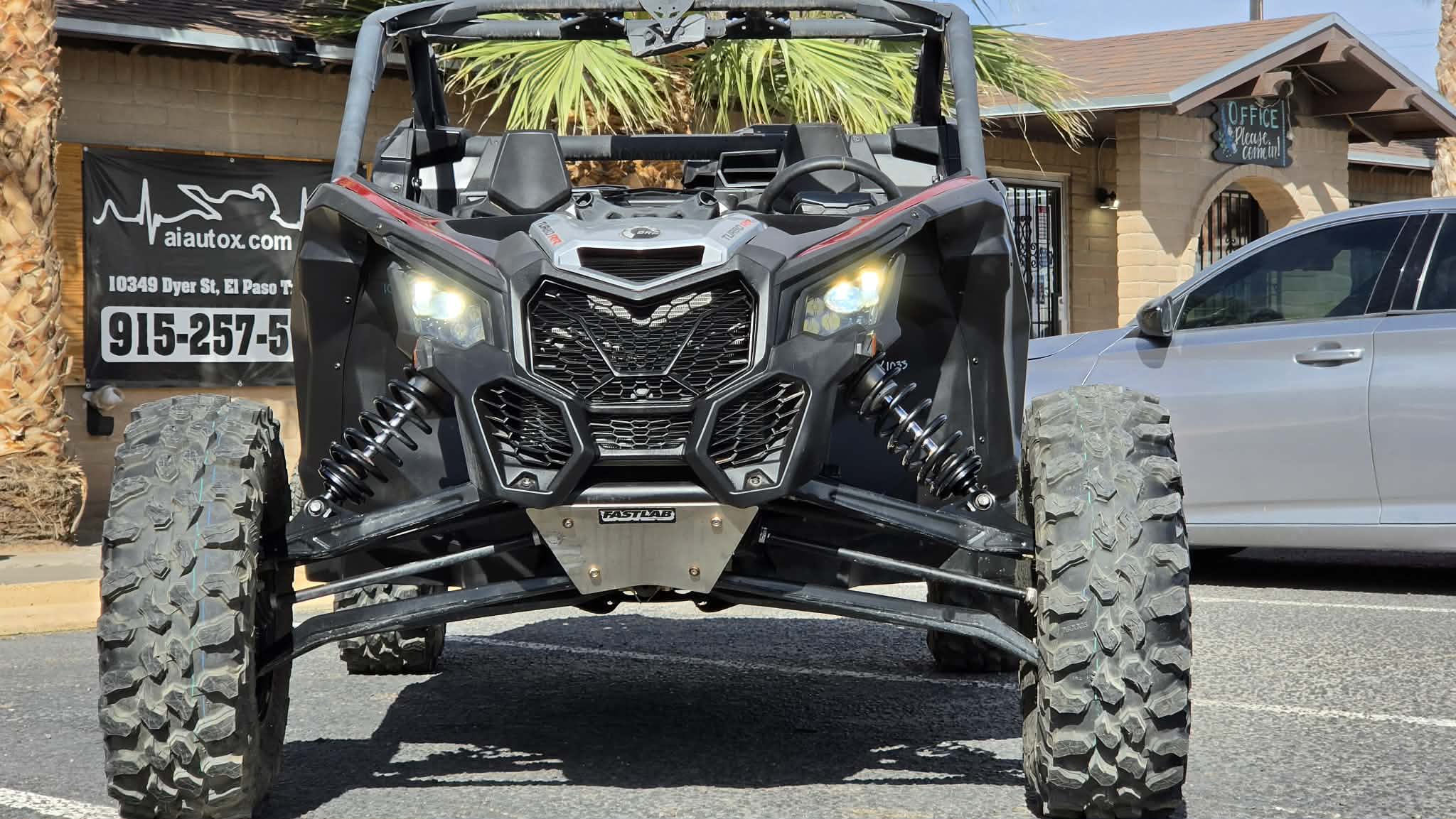 2025 Can-Am Maverick X3 RS Turbo RR V:000018 - Image 9