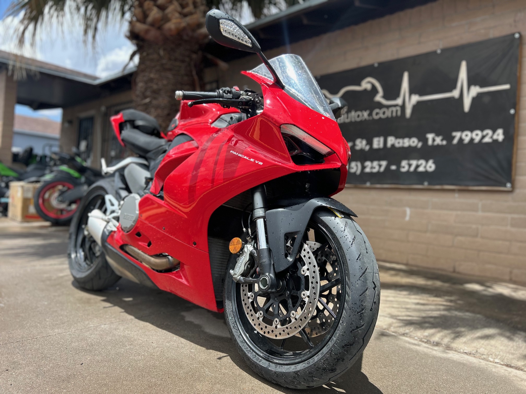 2024 DUCATI PANIGALE V2 (ABS) V:014408 - Image 2